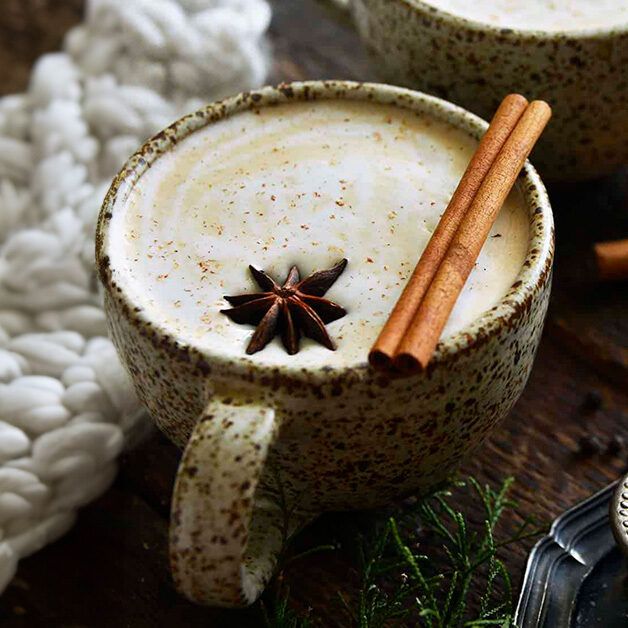 Chai Latte with cinnamon and star anise, a recipe that can be made with BEVAS coffee
